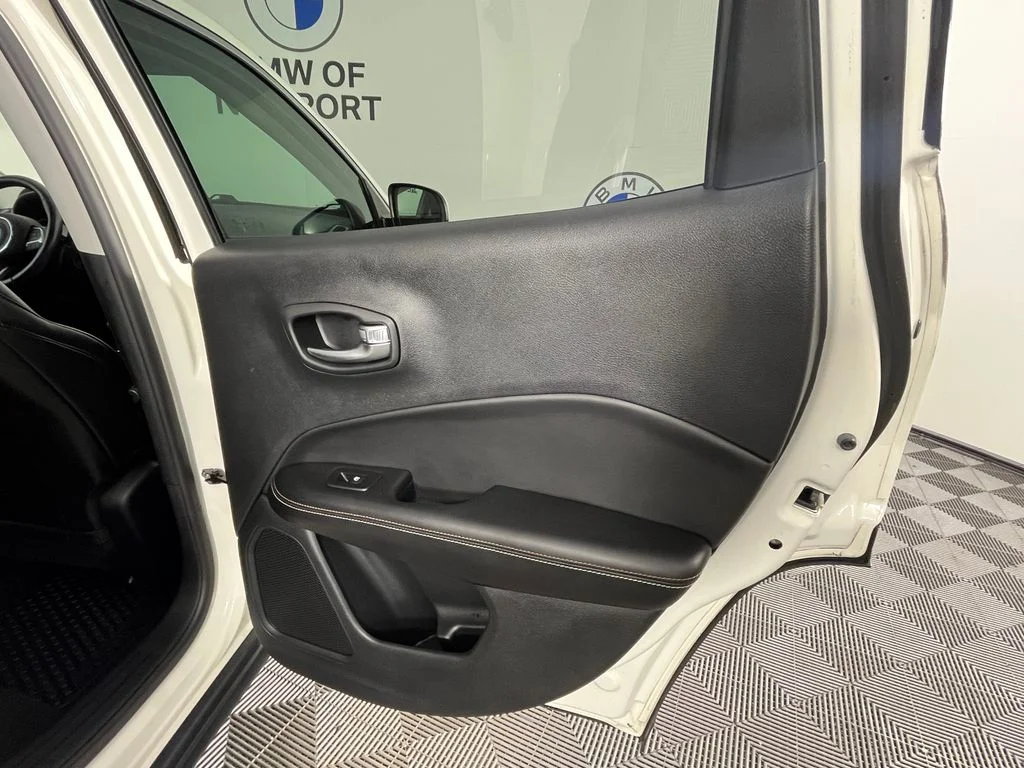 Used 2020 White Jeep Latitude image 26