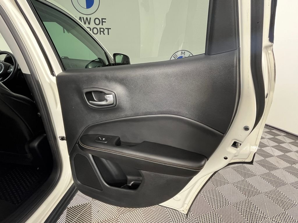 Used 2020 White Jeep Latitude image 26