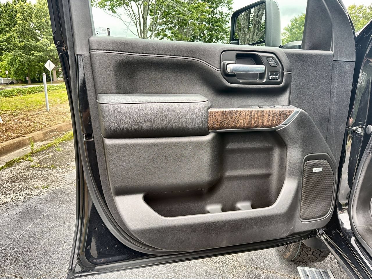Used 2021 EBONY TWILIGHT METALLIC GMC Denali image 18