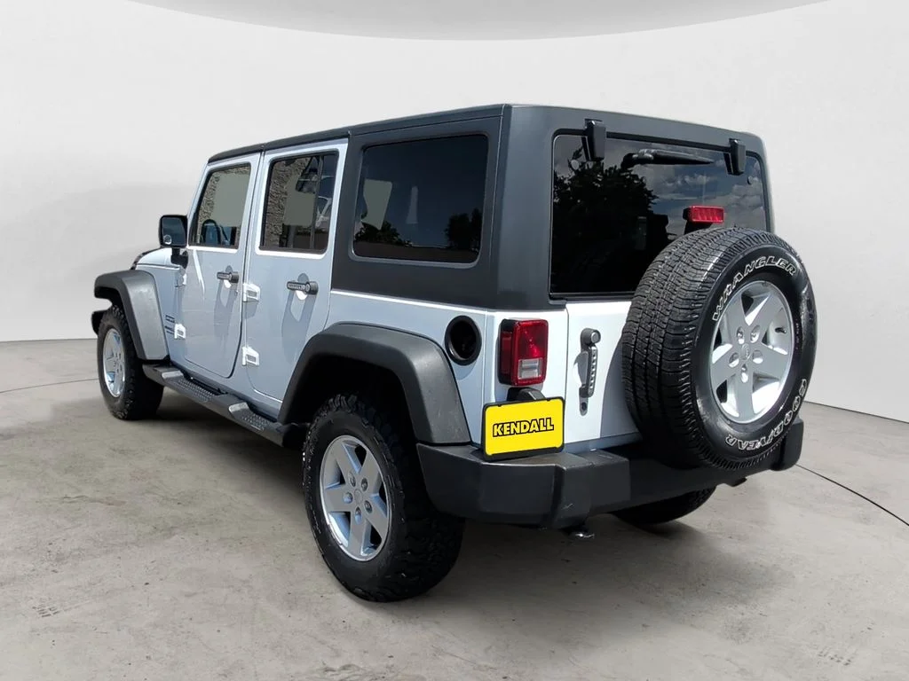 Used 2015 White Jeep Unlimited Sport image 3