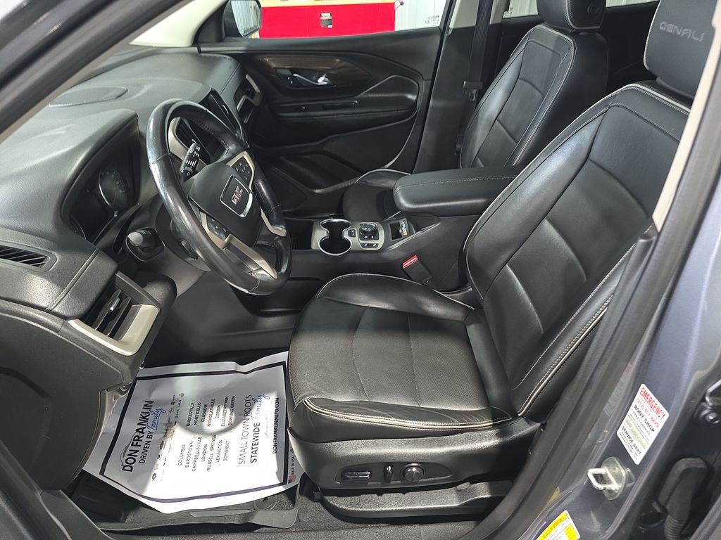 Used 2020 Gray GMC Denali image 13