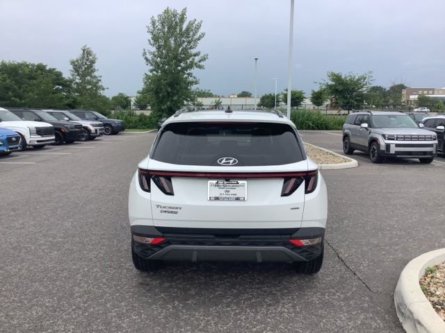 Used 2024 White Pearl Hyundai Limited image 4