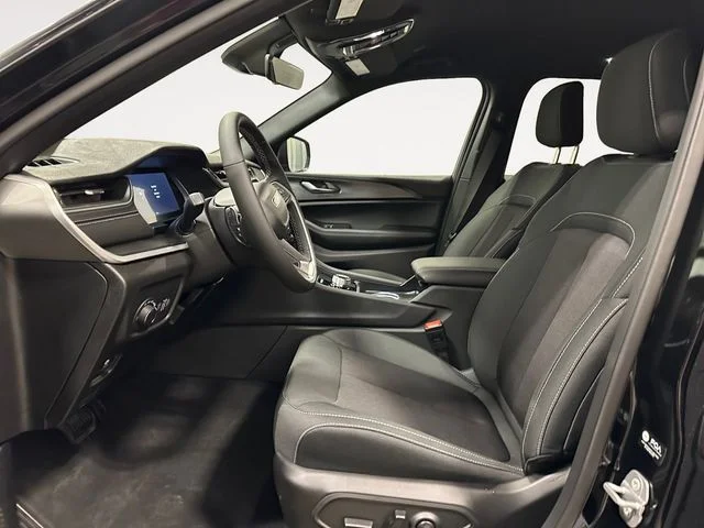 2025 Jeep Grand Cherokee Laredo - Photo 9