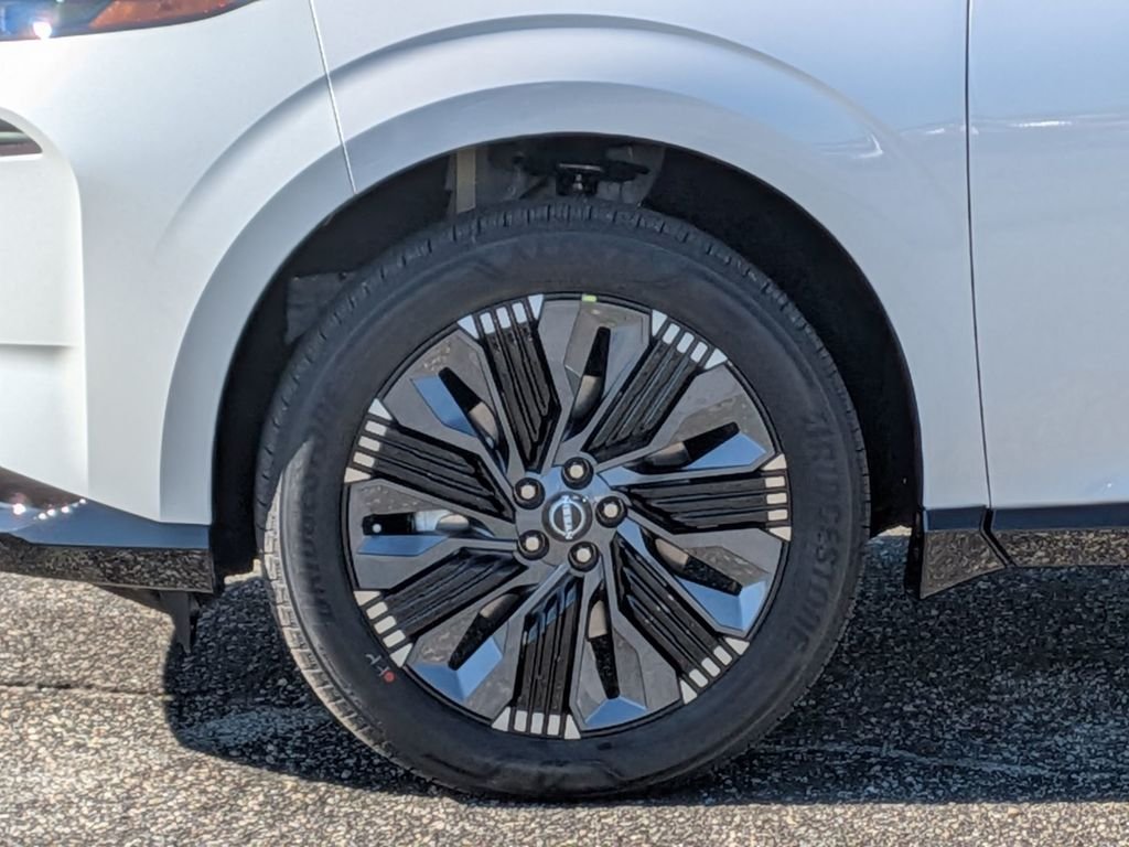 New 2026 White Nissan Platinum image 12