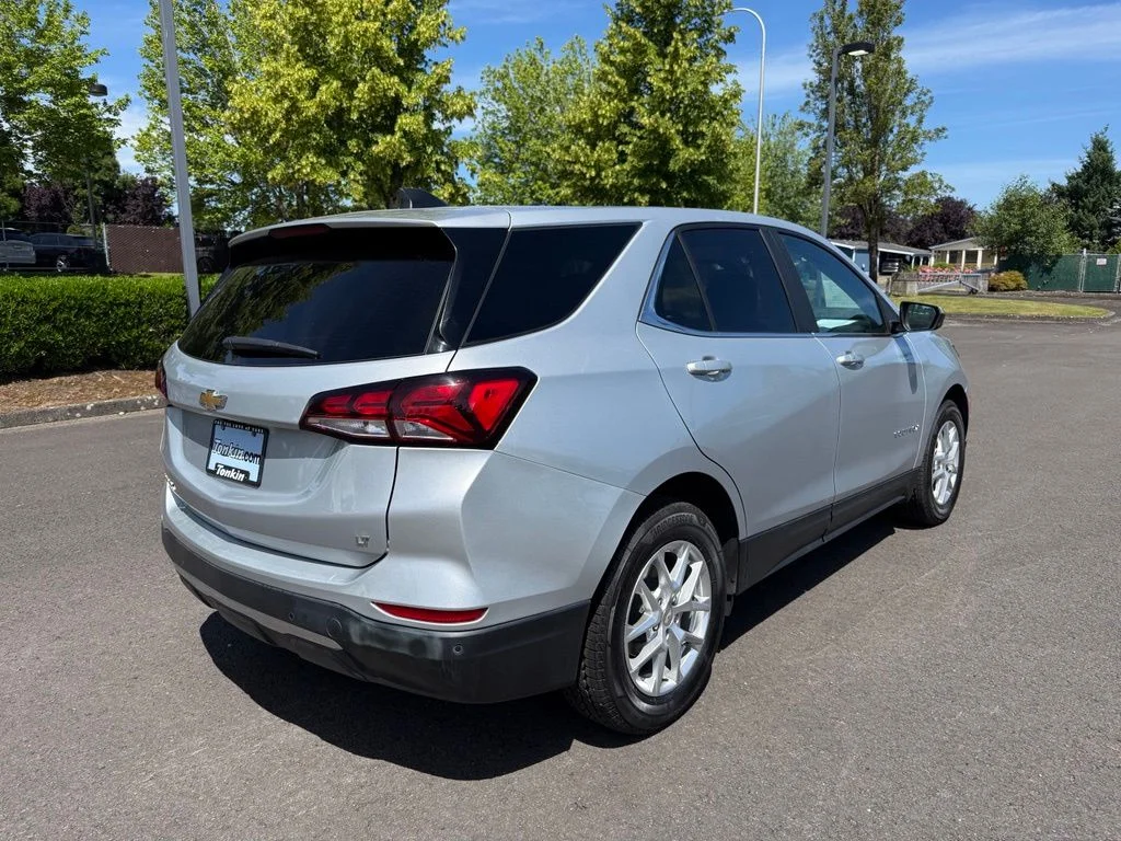 Used 2022 Silver Ice Metallic Chevrolet LT image 7