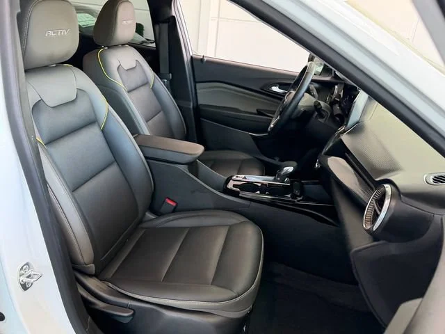 Used 2025 Summit White Chevrolet ACTIV image 19
