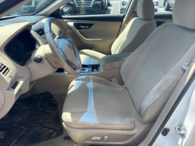 Used 2014 White Nissan 2.5 SV image 23