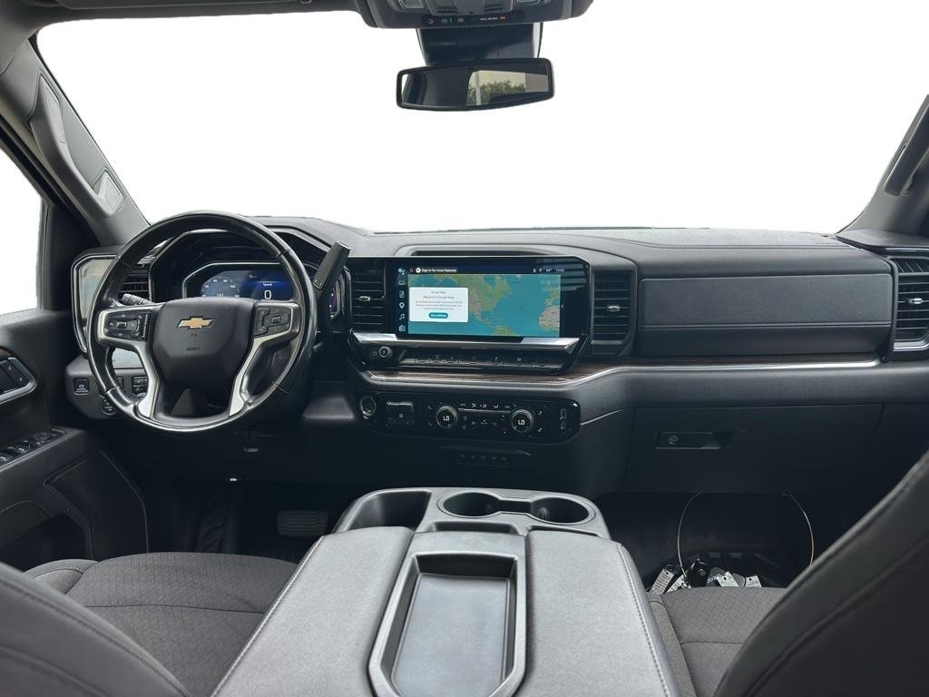 Used 2025 Summit White Chevrolet LT image 3