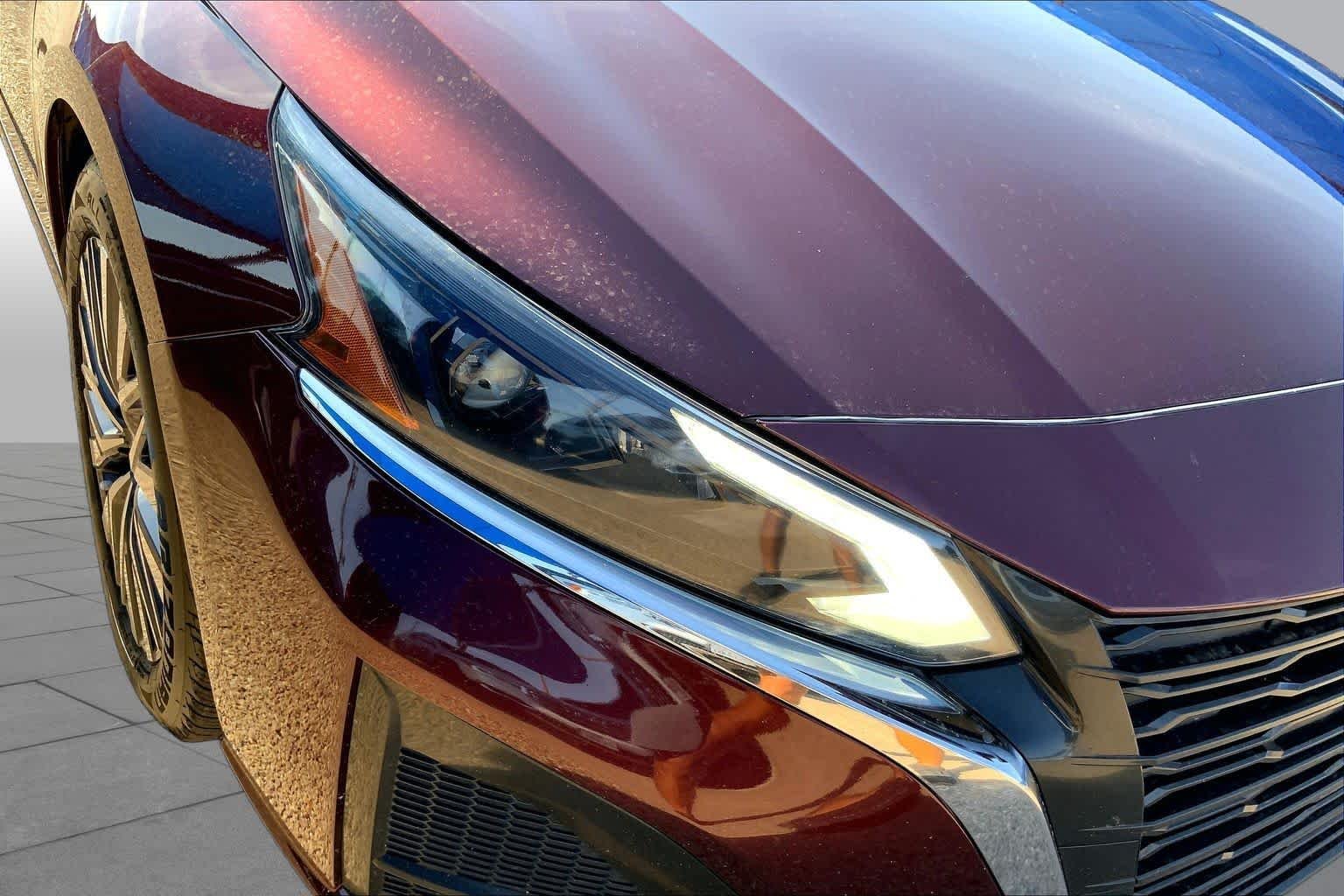 Used 2023 Garnet Pearl Metallic Nissan 2.5 SV image 28