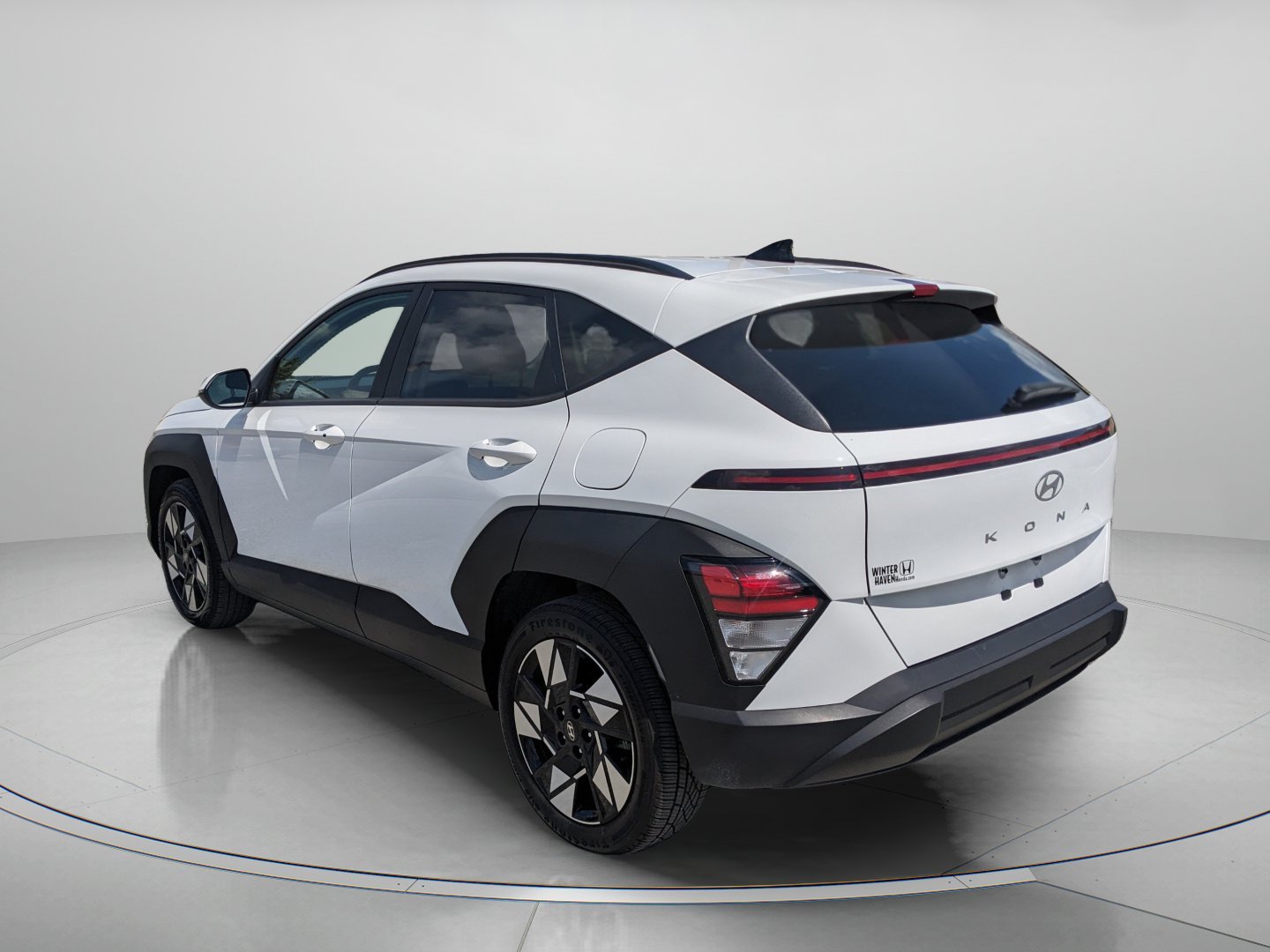 Used 2025 Atlas White Hyundai SEL image 4