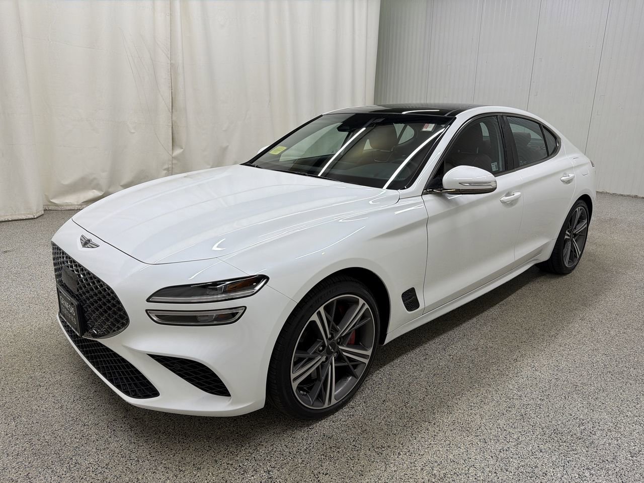 Certified Used 2025 Uyuni White Genesis 2.5T AWD SPORT PRESTIGE image 4