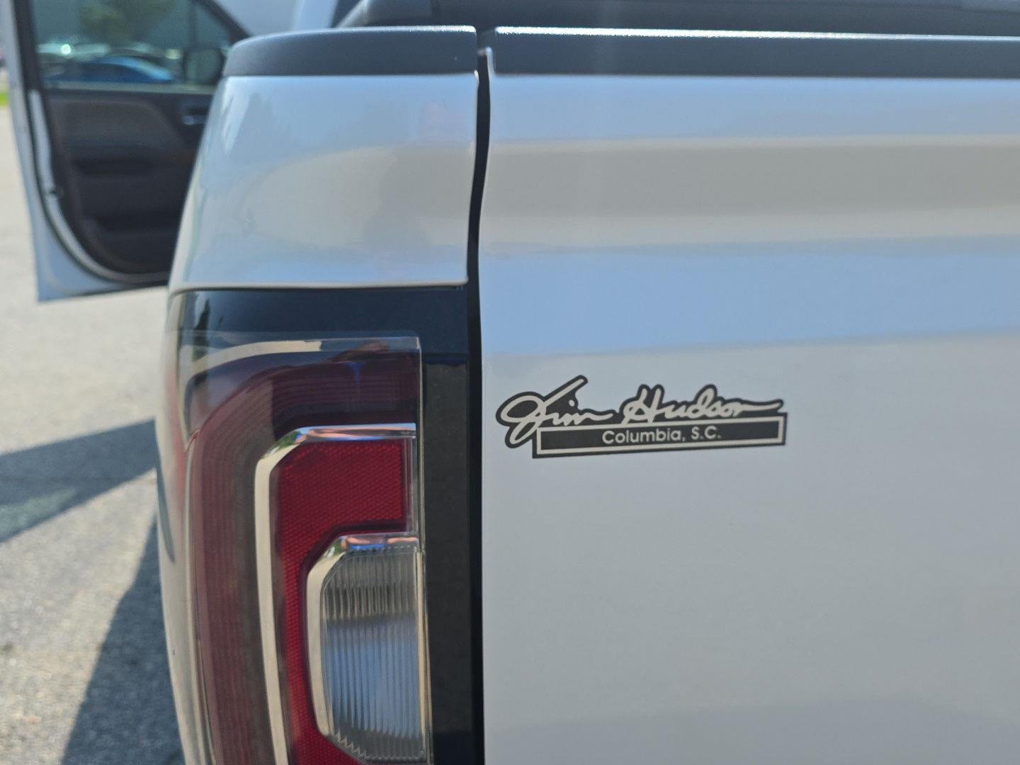 Used 2017 White Frost Tricoat GMC SLT image 49