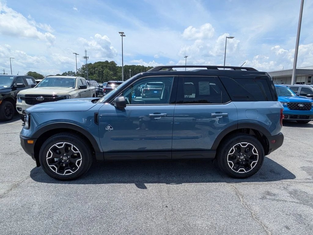New 2026 Azure Gray Metallic Tri-Coat Ford Outer Banks image 7