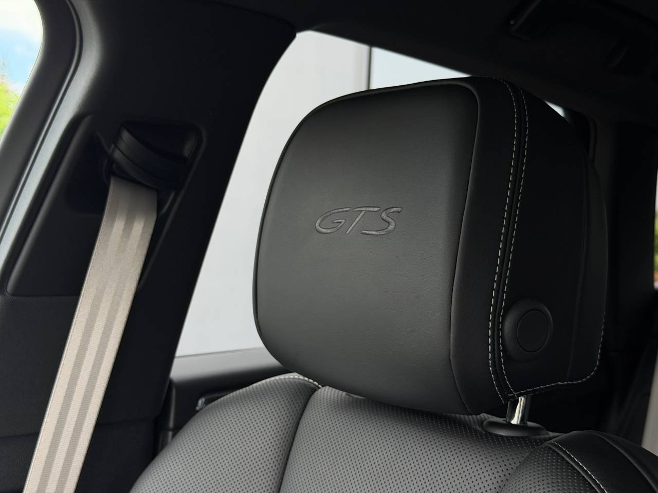2026 Porsche Macan GTS - Photo 26