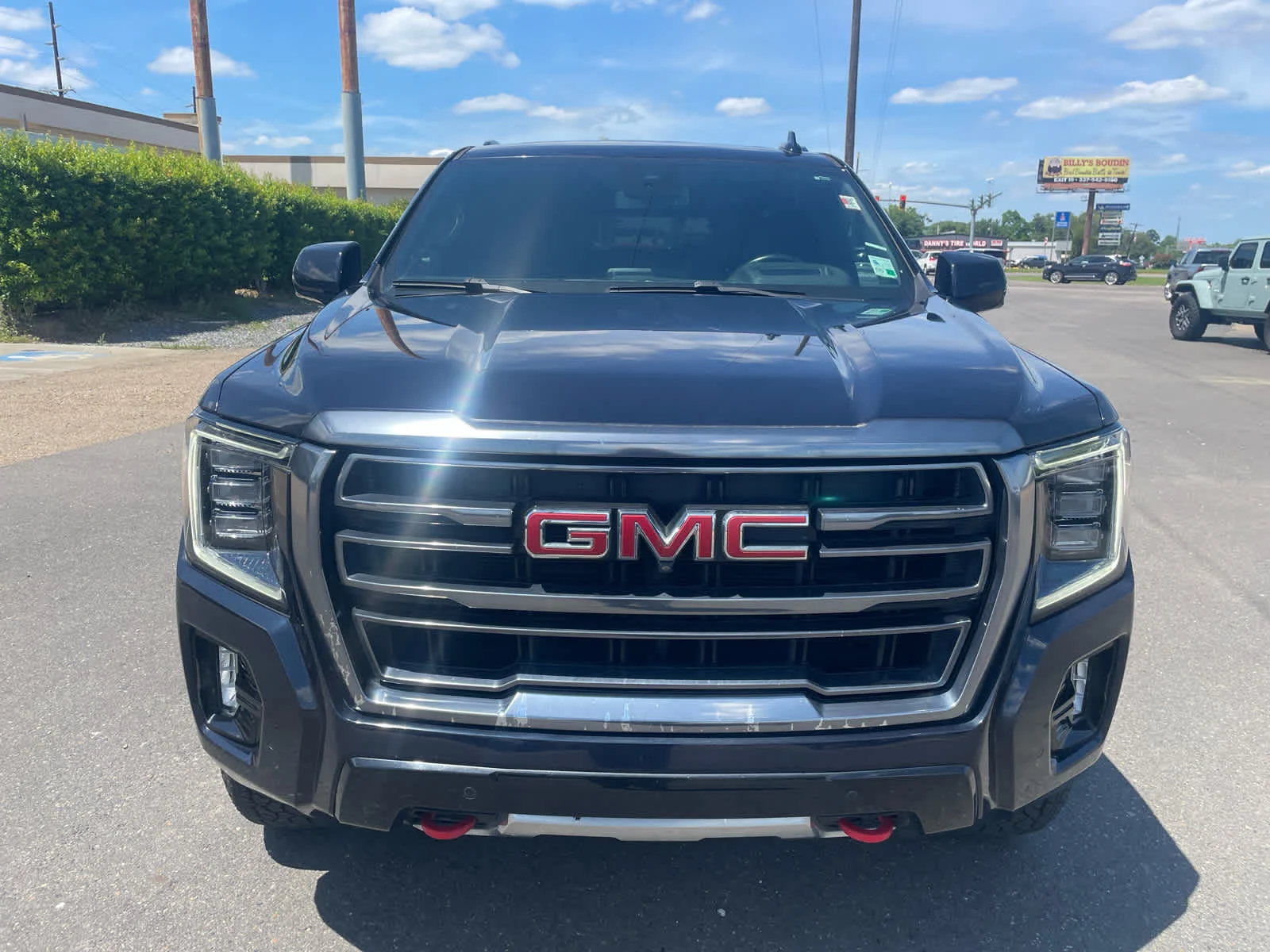 2023 GMC Yukon AT4 - Photo 4