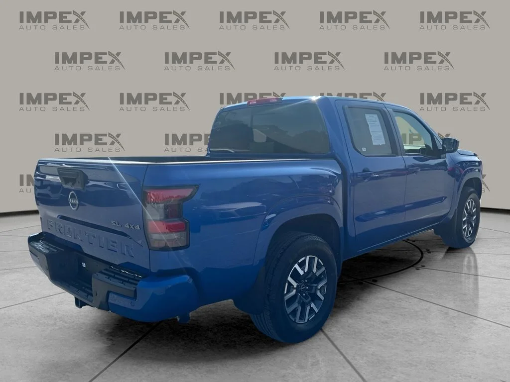 Used 2024 Blue Nissan SL image 5