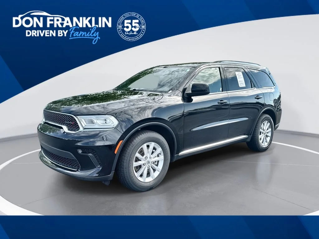Used 2023 Black Dodge SXT image 1