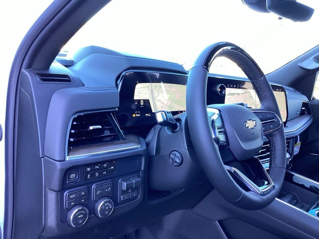 New 2026 Polar White Tricoat Chevrolet High Country image 9