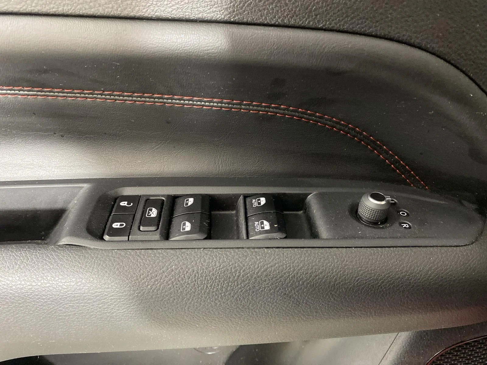 Used 2024 Red Hot Pearlcoat Jeep Trailhawk image 14