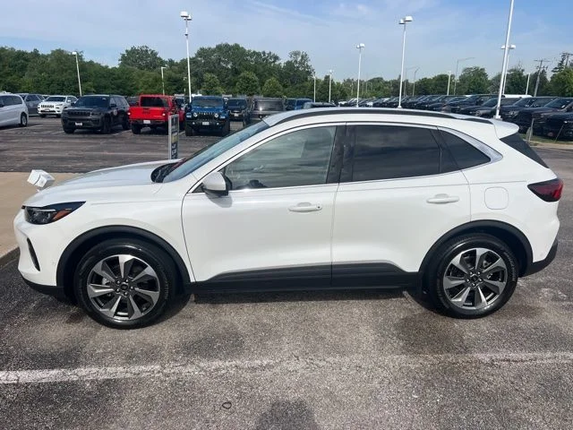 2023 Ford Escape Platinum AWD Hybrid's photo