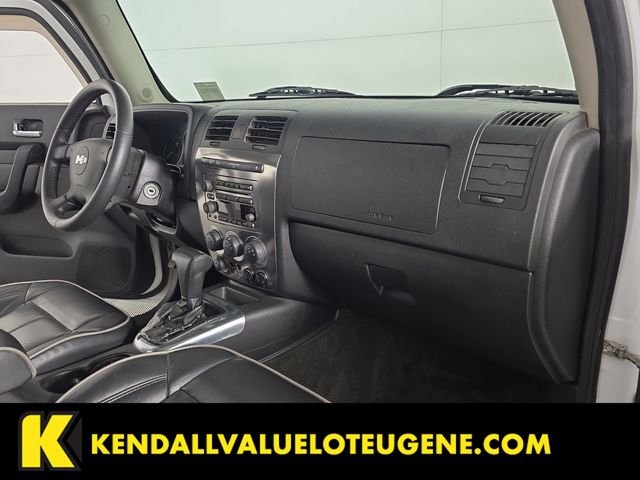 Used 2007 White Hummer Base image 28