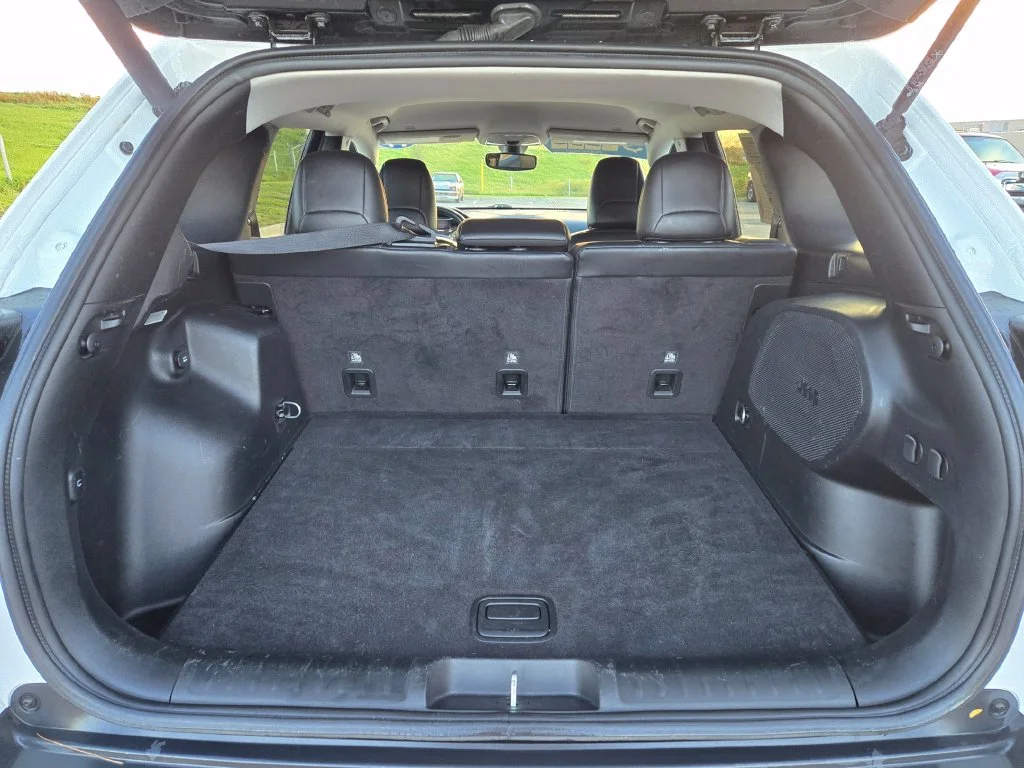 Used 2019 White Jeep Limited image 28