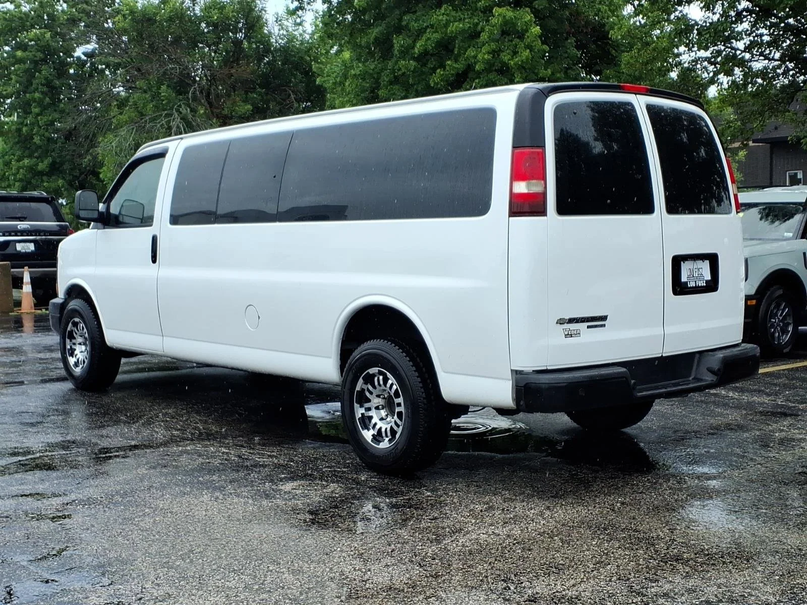 Used 2016 Summit White Chevrolet Paratransit image 6
