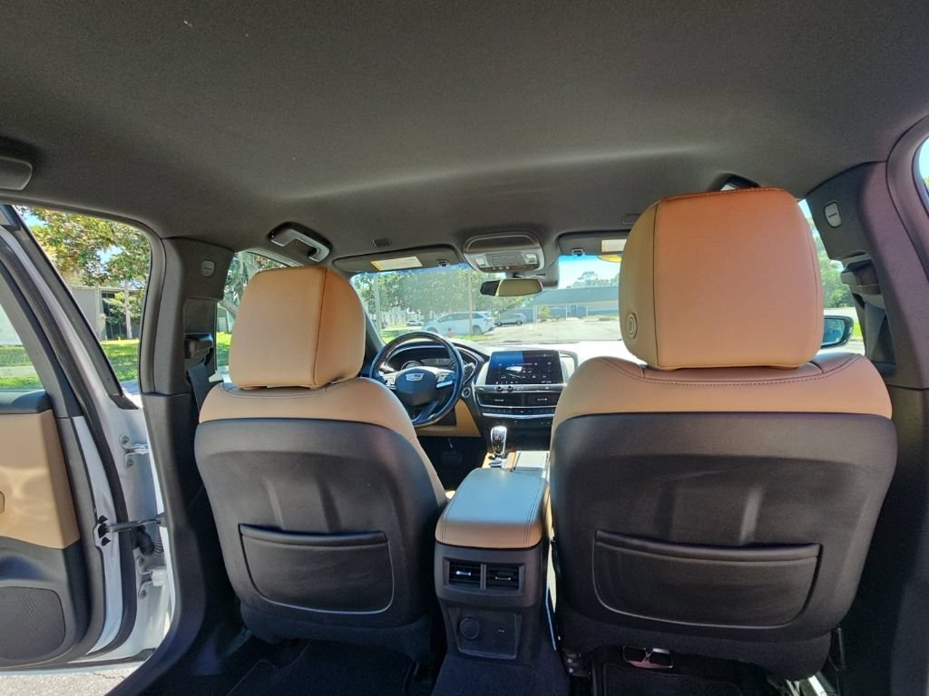 Used 2020 CRYSTAL WHITE TRICOAT Cadillac Premium Luxury image 19