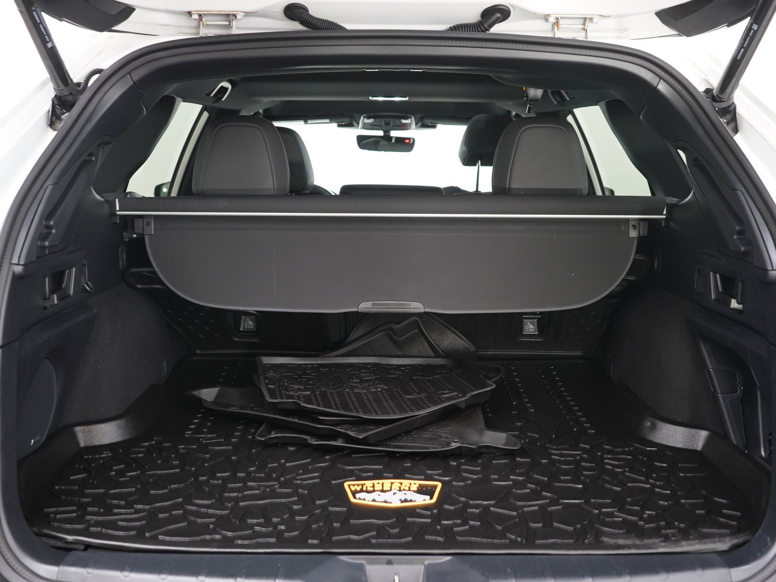 Used 2024 Crystal White Pearl Subaru Wilderness image 9