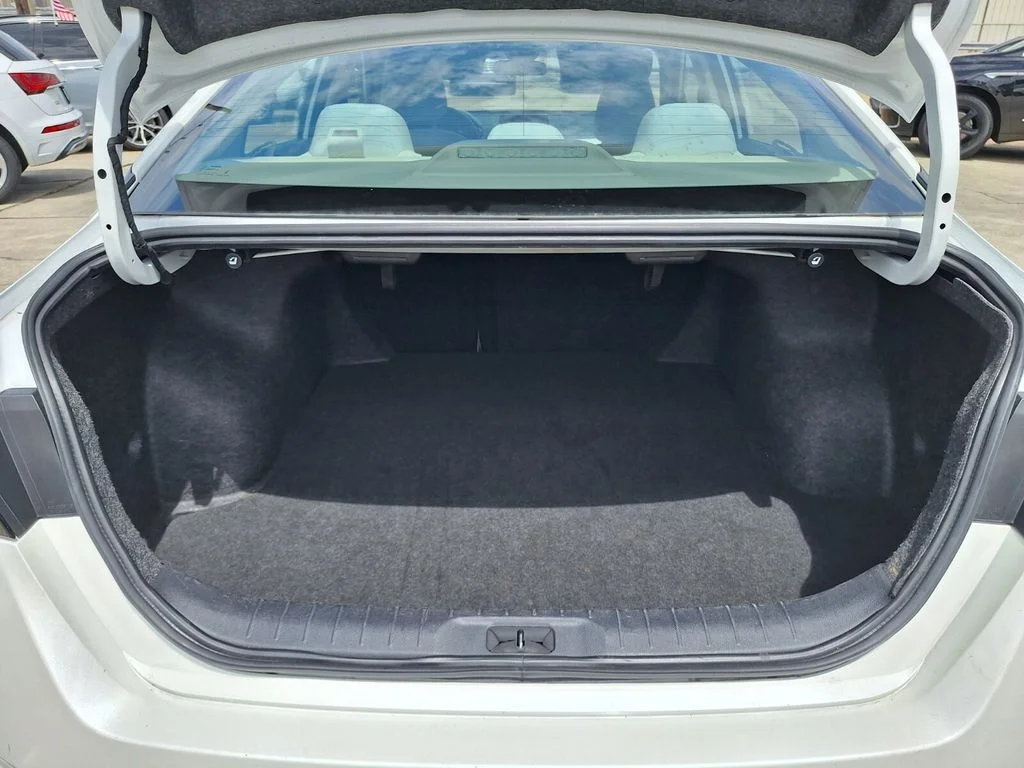 Used 2024 White Nissan 2.5 SV image 26