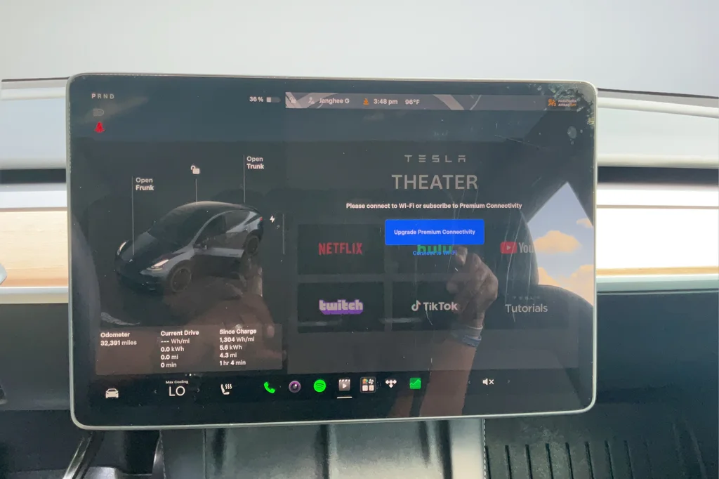 2025 Tesla Model Y Performance - Photo 38