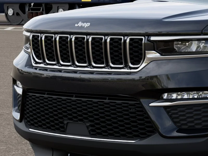 New 2025 Diamond Black Crystal Pearl-Coat Exterior Paint Jeep Limited image 30