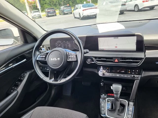 Used 2024 White Kia S image 14
