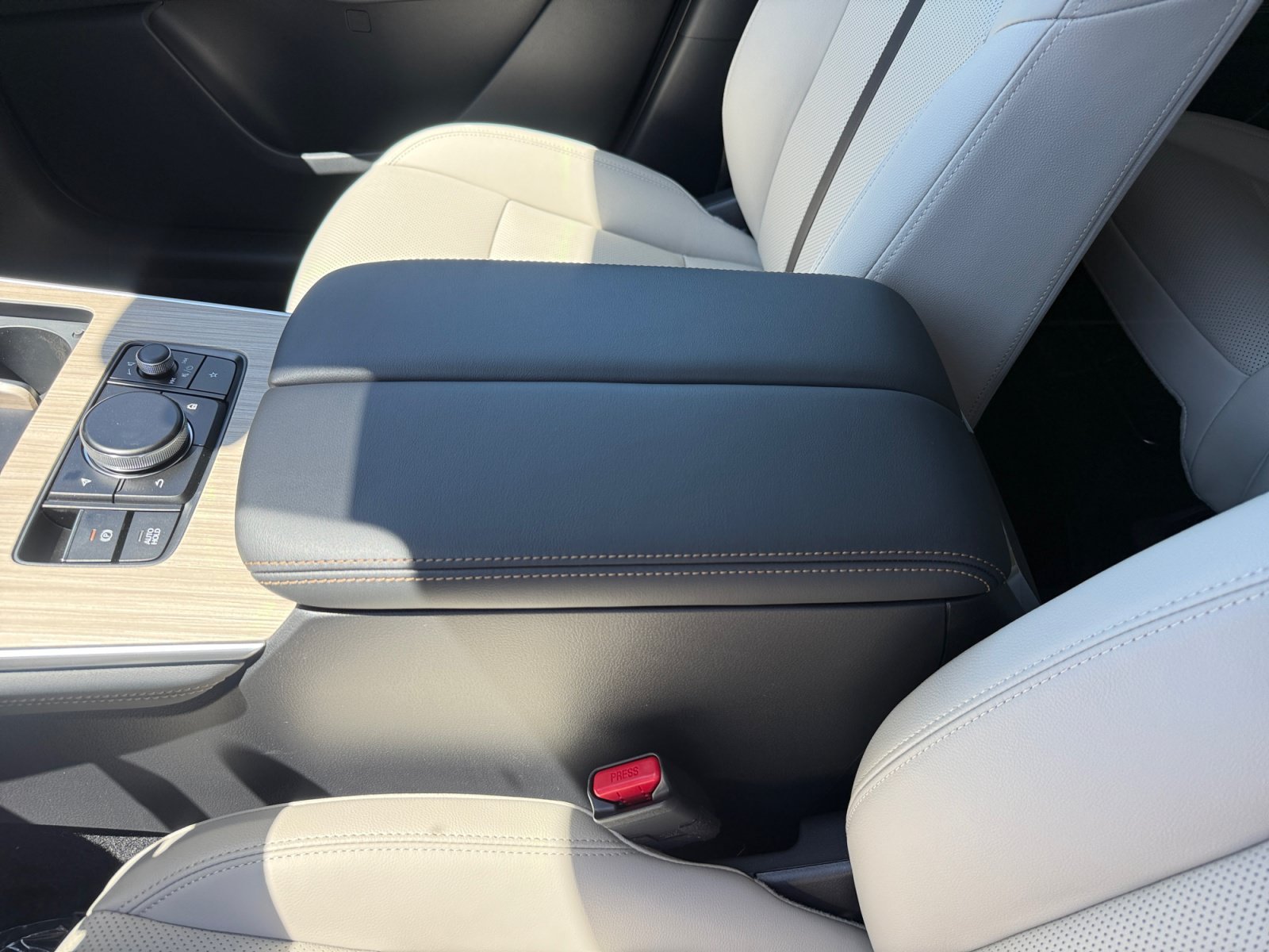 New 2026 Platinum Quartz Mazda Preferred image 14