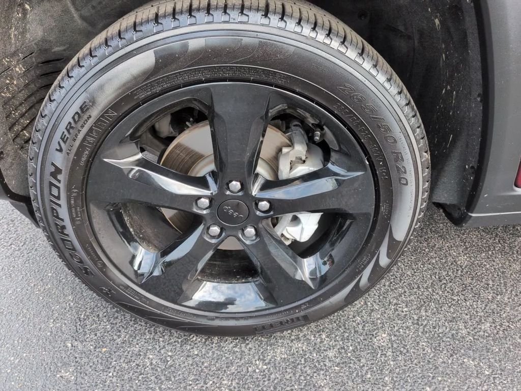 Certified Used 2025 Velvet Jeep Limited image 14
