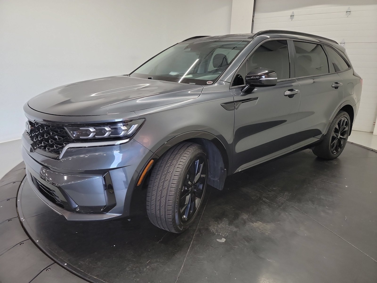 Used 2021 Gravity Grey Kia SX image 3