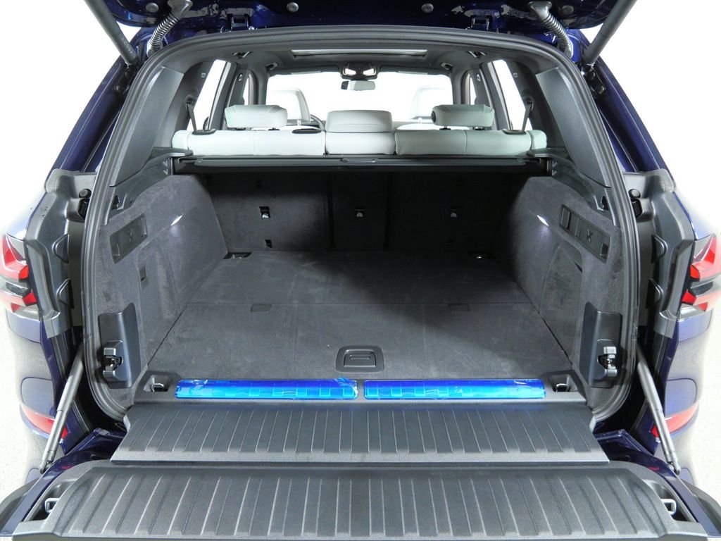 New 2026 Tanzanite Blue II Metallic BMW xDrive50e image 28