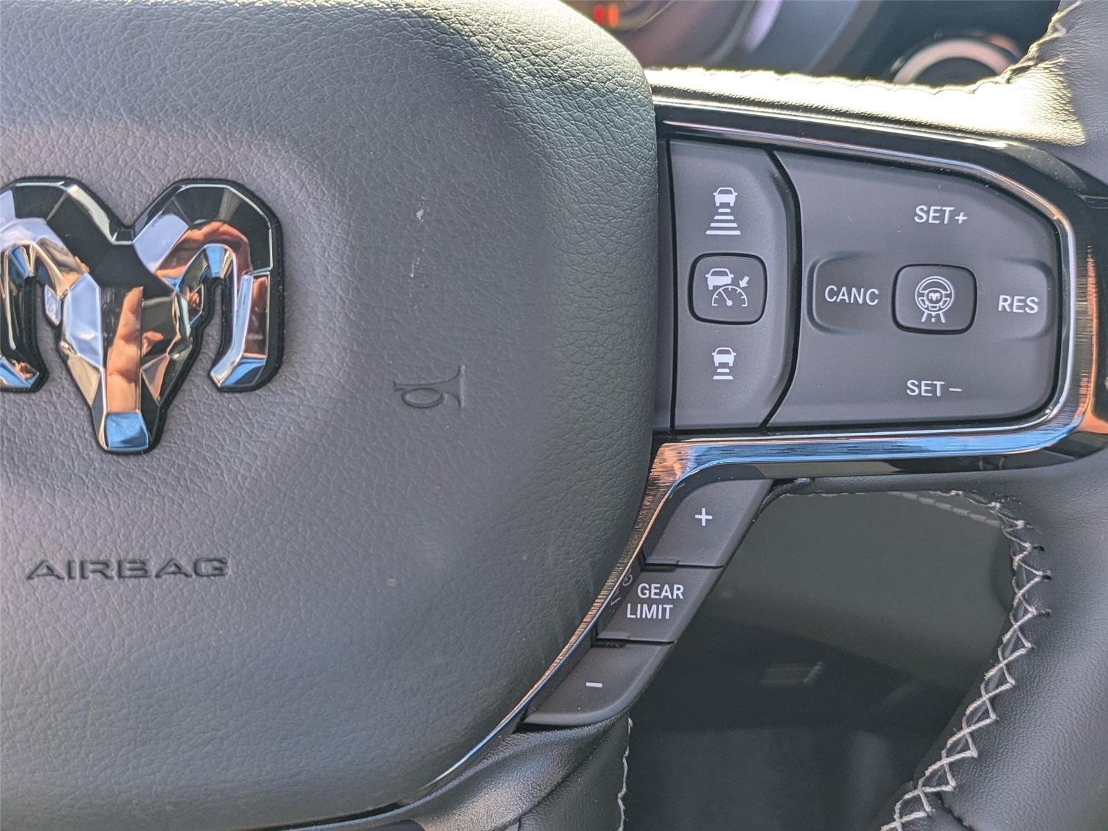 2026 RAM 1500 Limited - Photo 14
