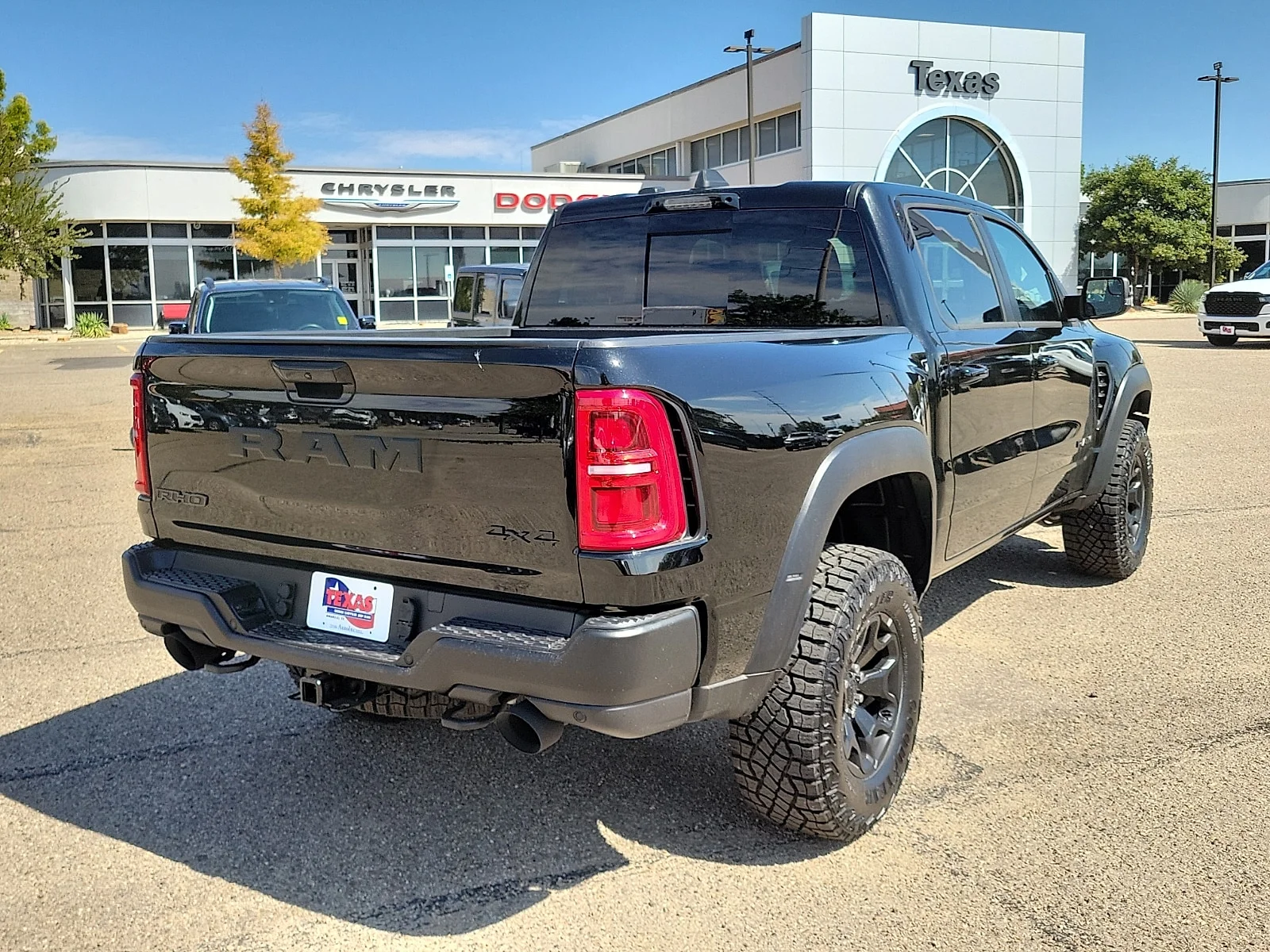 New 2026 PXJ Diamond Bla Ram RHO CREW CAB 4X4 5