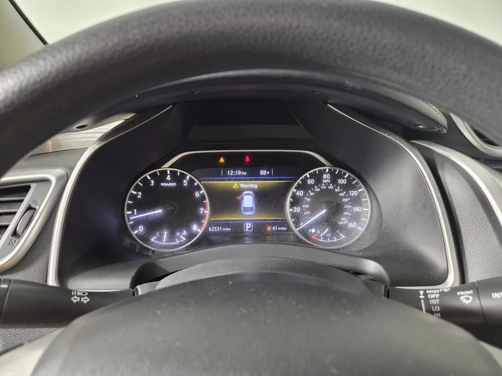 Used 2018 Magnetic Black Metallic Nissan S image 15