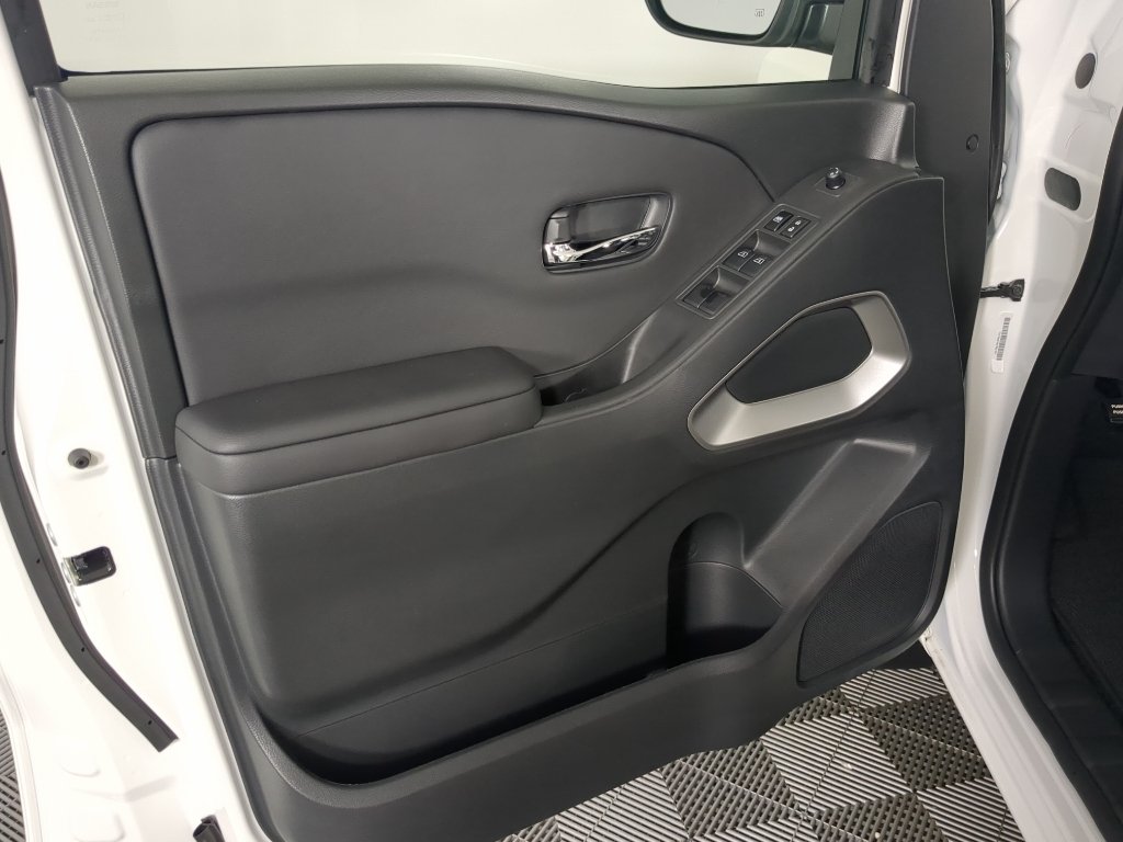 New 2026 Glacier White Nissan Crew Cab SV image 11