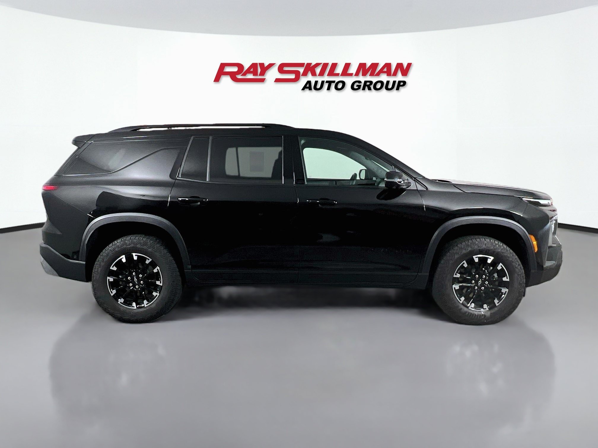 Used 2026 Mosaic Black Metallic Chevrolet AWD Z71 image 8