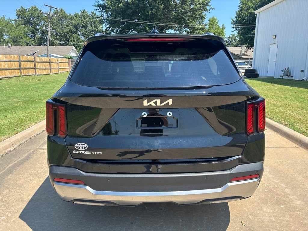 Used 2025 Black Kia S image 6