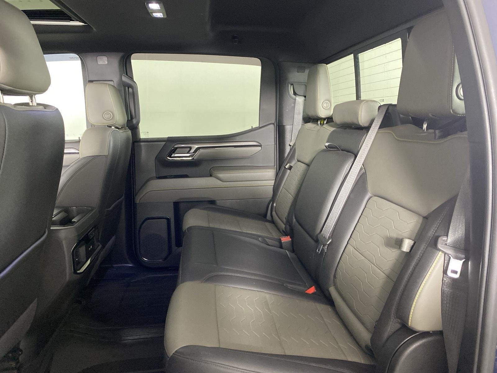 Used 2022 Northsky Blue Metallic Chevrolet ZR2 image 25