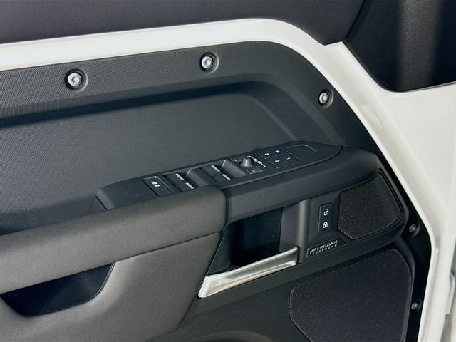2026 Land Rover Defender X-Dynamic SE - Photo 20