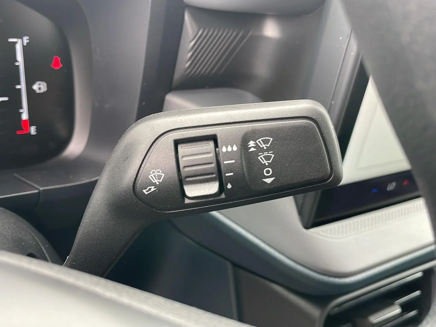 New 2026 Oxford White Ford XL image 16