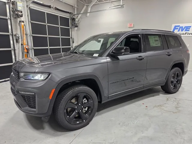 New 2026 Baltic Gray Metallic Clear-Coat Exterior Paint Jeep Limited image 3