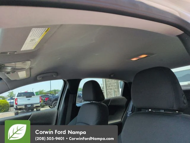 Used 2024 Summit White Chevrolet  image 22