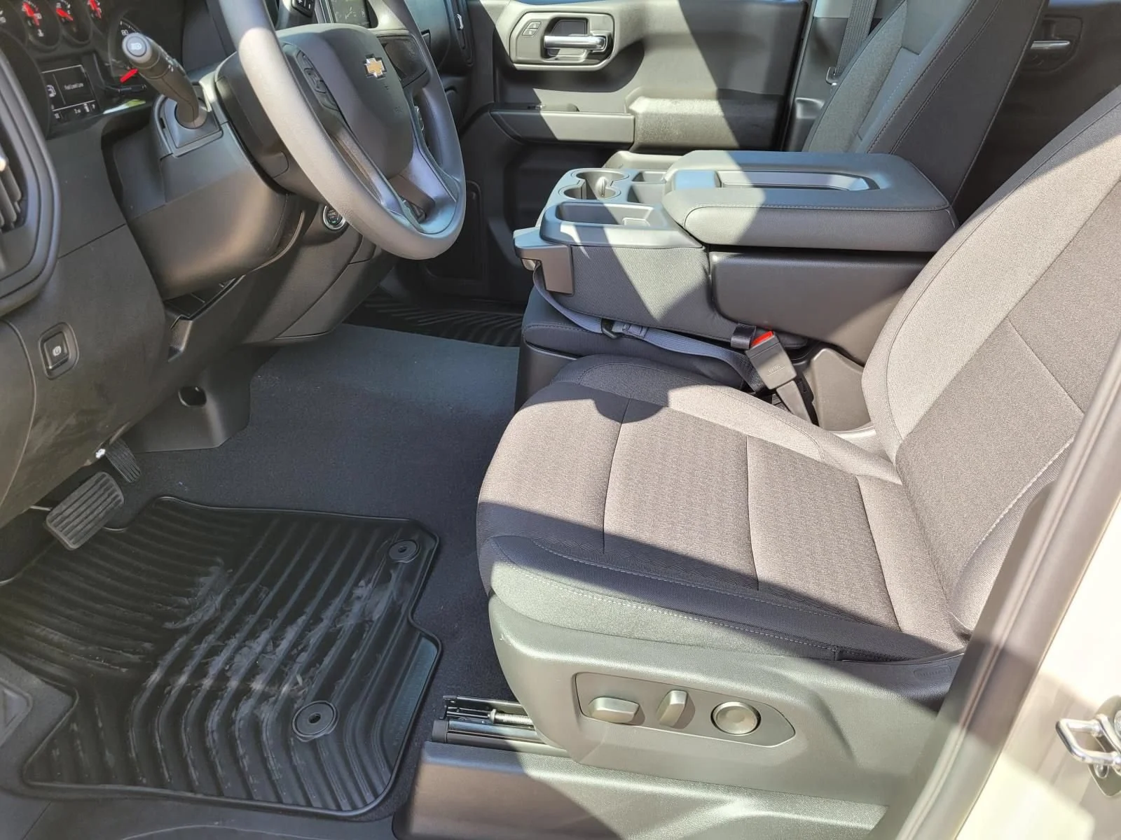 2026 Chevrolet Silverado 1500 Custom - Photo 14
