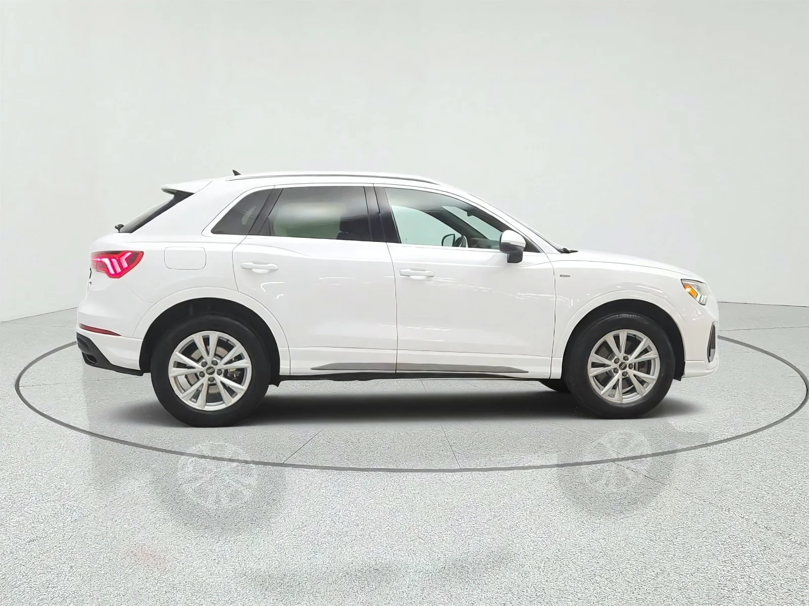 Used 2023 Ibis White Audi S line Premium image 4